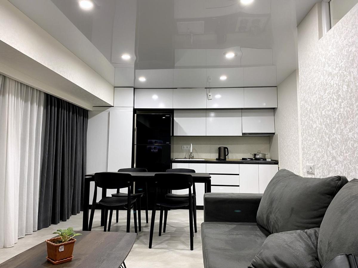 Gss Apartment Tbilisi Exteriör bild